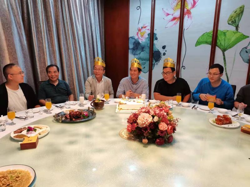 萬川環(huan)保(bao)9月(yue)員工生日會